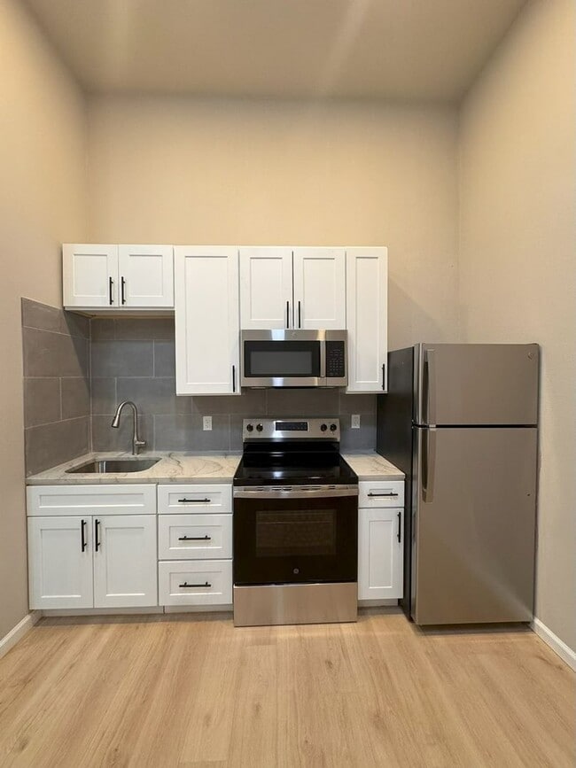 Photo - 418 S Commercial St Unidad Apt 203