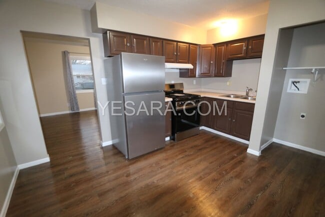 Building Photo - 103-103 Hayes Ct Unit 101 Hayes Ct