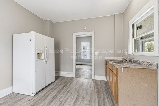 Photo - 1702 Reed St