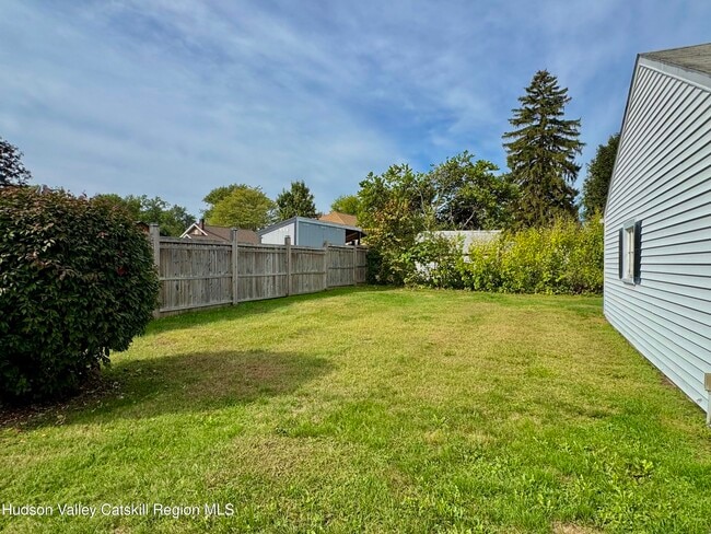 Photo - 18 Koeppel Ave