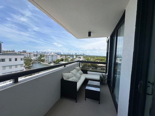 Photo - 2555 Collins Ave Unit 1114