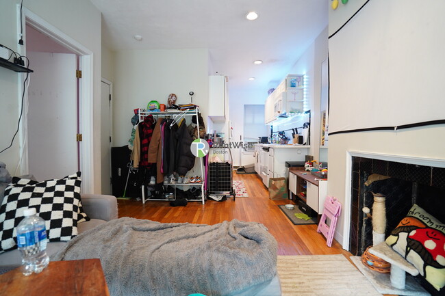 Photo - 57 Westland Ave Unidad 4