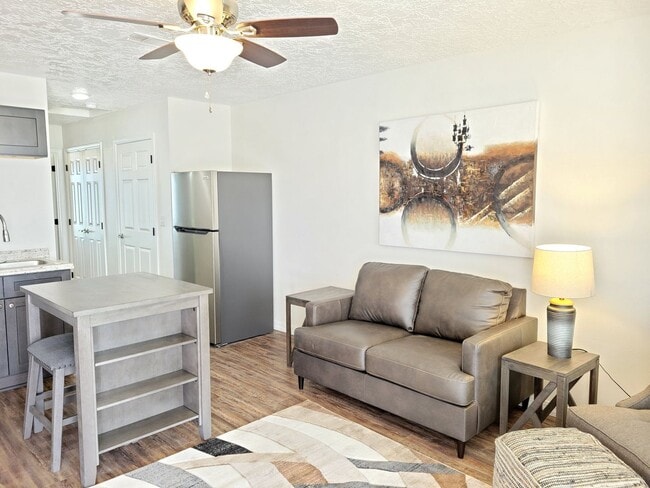 Photo - NEWER LUXURY ONE BEDROOM APARTMENT FULLY FURNISHED Unit 2501-G