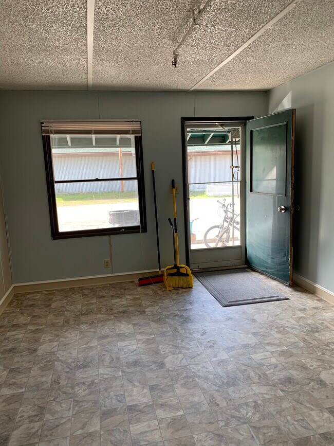 Photo - 2223 S Cushman St