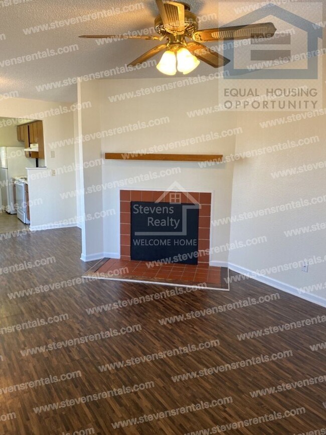 Photo - 457 Oriole Dr