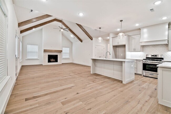 Photo - 2 Rothbury Ln