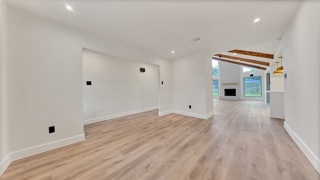 Photo - 2407 Bradford Dr