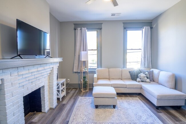 Photo - 121 E M.L.K. Jr. Blvd Unidad 2