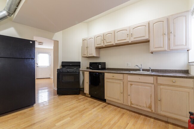 Photo - 4754 N Lincoln Ave Condo Unit 2