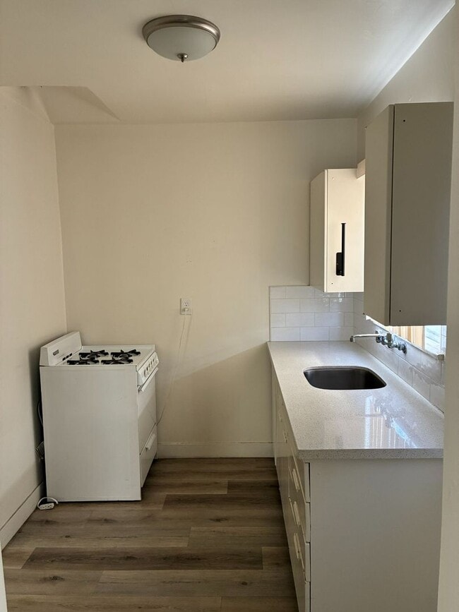 2472 Chestnut Ave Unit 2474