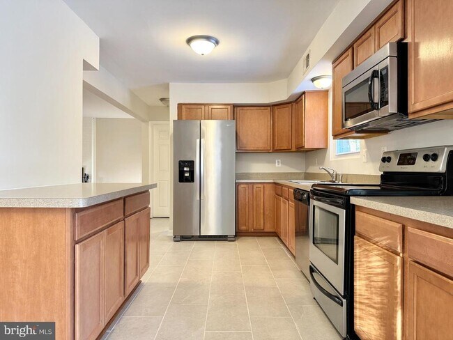 Photo - 4 St James Ct