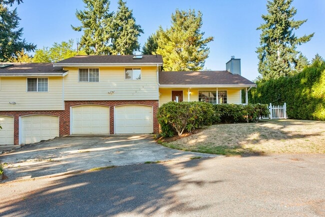 Building Photo - 2bd 2ba luxury duplex Rental
