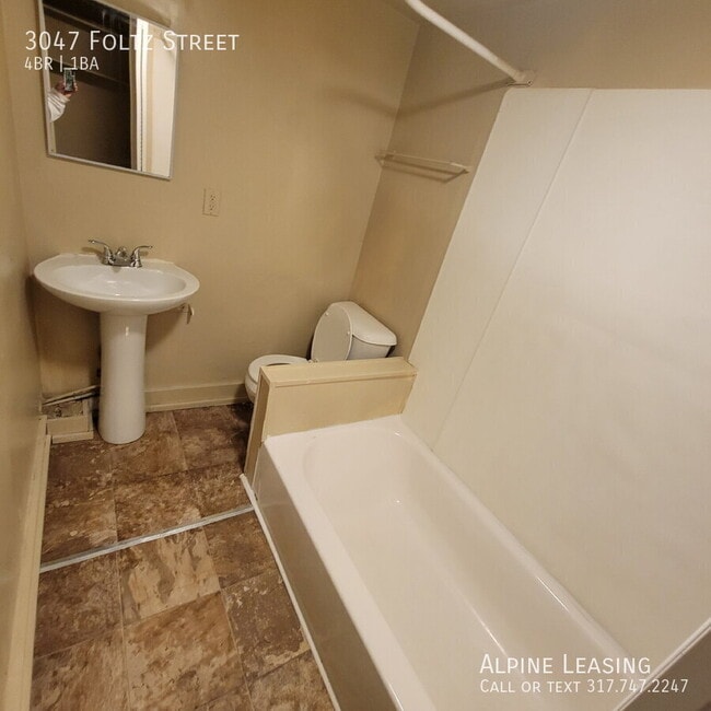 Photo - 3047 Foltz St