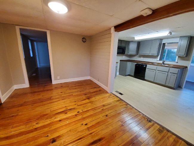 Photo - 1531 Colby Way