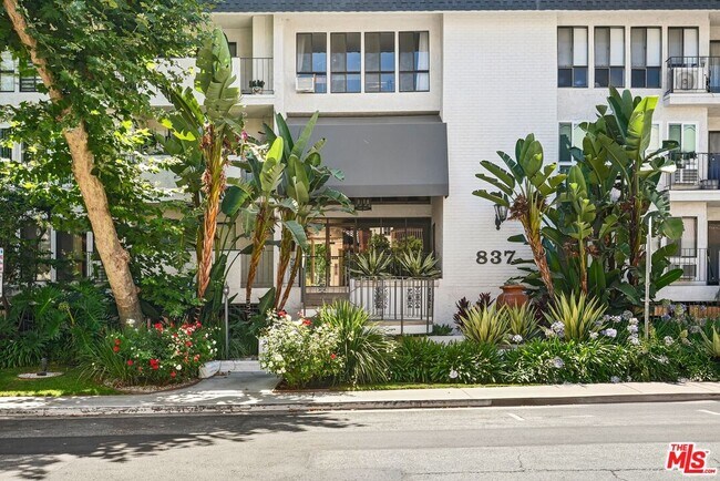 Building Photo - 837 N W Knoll Dr Unit 212 Rental