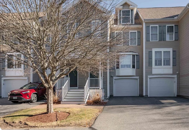 front view ( left side unit) - 20 Georgetown Dr