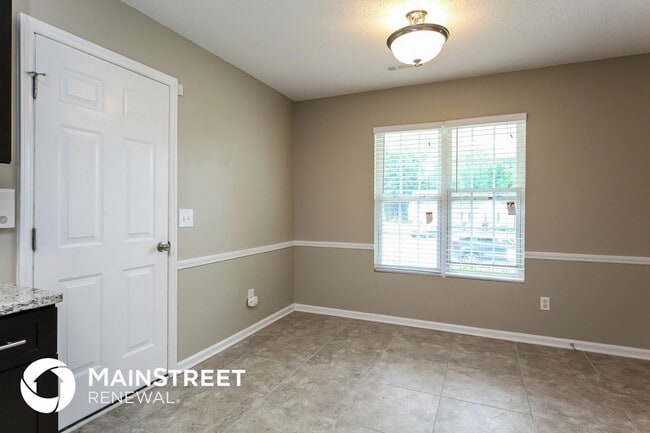 Photo - 157 Westmont Dr