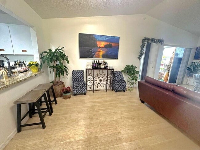 Photo - 421 NE 210th Cir Terrace Unidad 203-26
