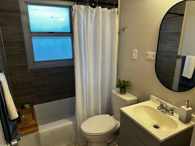 Photo - Albores Apartments