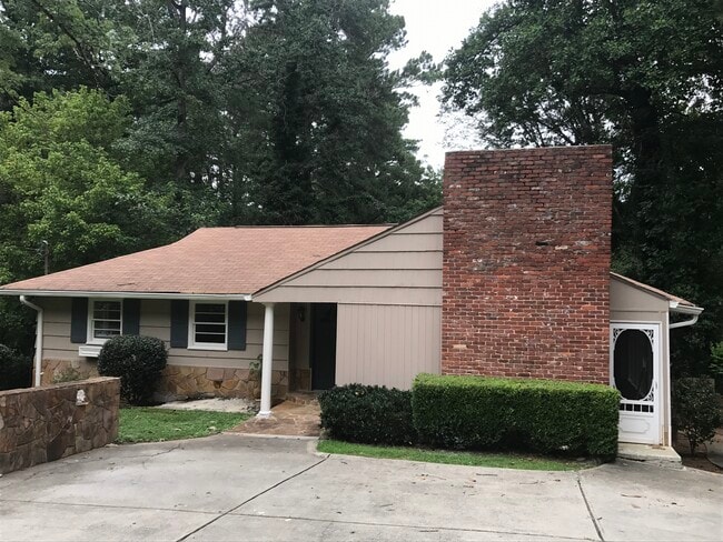 Photo - 633 Clairmont Cir