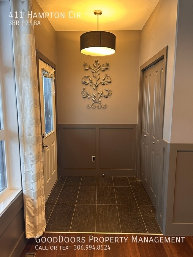 Photo - 411 Hampton Cir