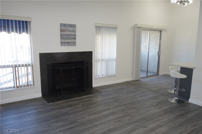 Photo - 4922 Newport Cove Dr Unidad D