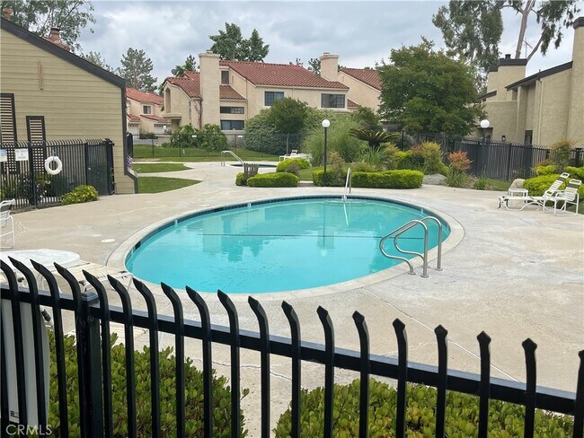 Photo - 3614 Hemlock Ln