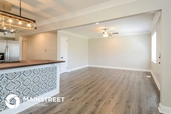 121 Nabors Ave