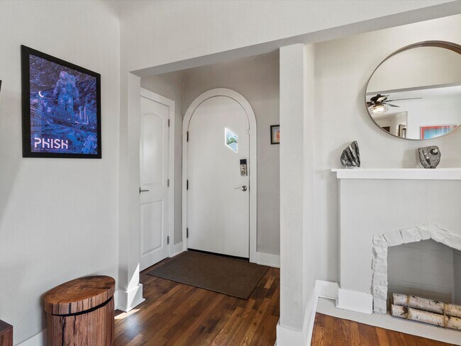 Photo - 3401 Steele St