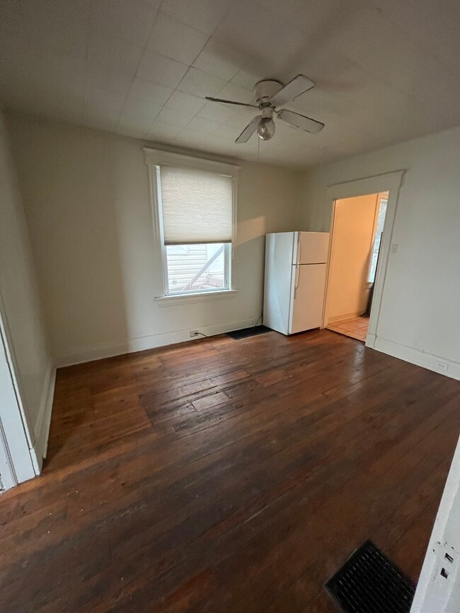 Photo - 2334 Victor St