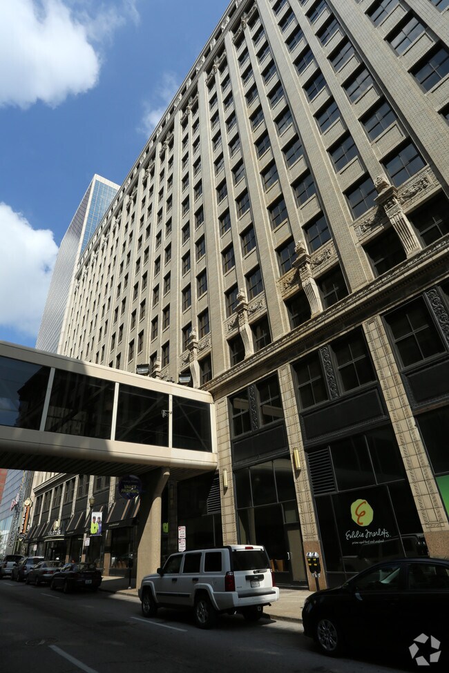 Photo - Starks Building