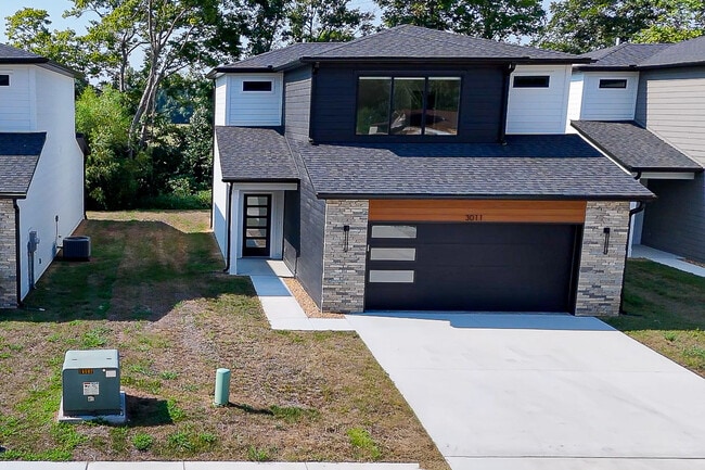 Photo - 3015 Hawthorne Rd