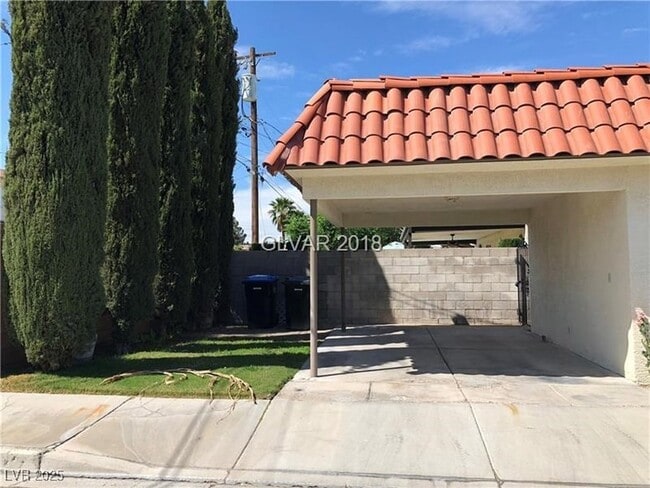 Photo - 1850 Center St