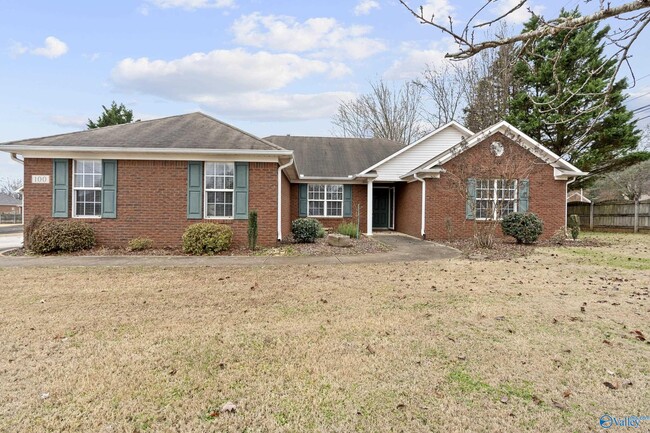 Building Photo - 100 Ellacott Dr