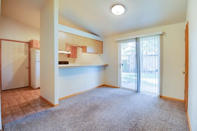 Photo - 2144 SW Reindeer Ave Unit 2144