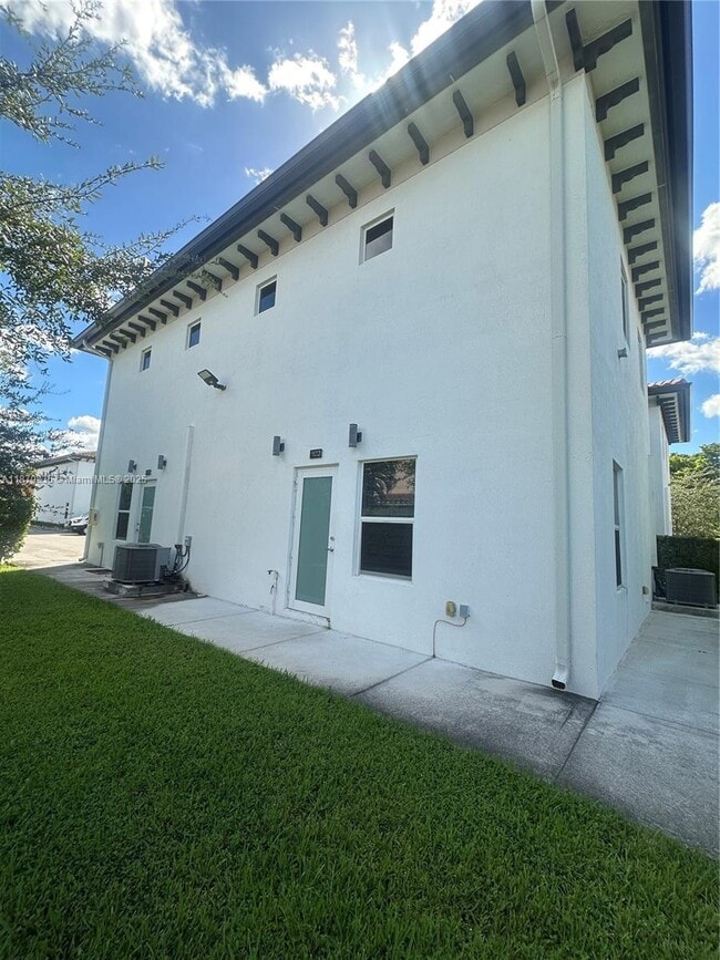 Building Photo - 6400 SW 139th Avenue Rd Rental