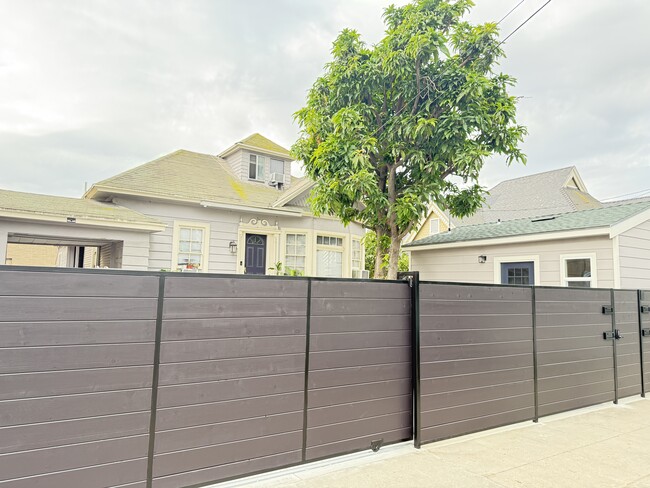 Photo - 1248 W 24th St