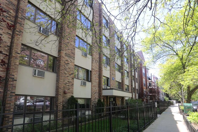 Photo - 628 W Wrightwood Ave Condo Unit 201