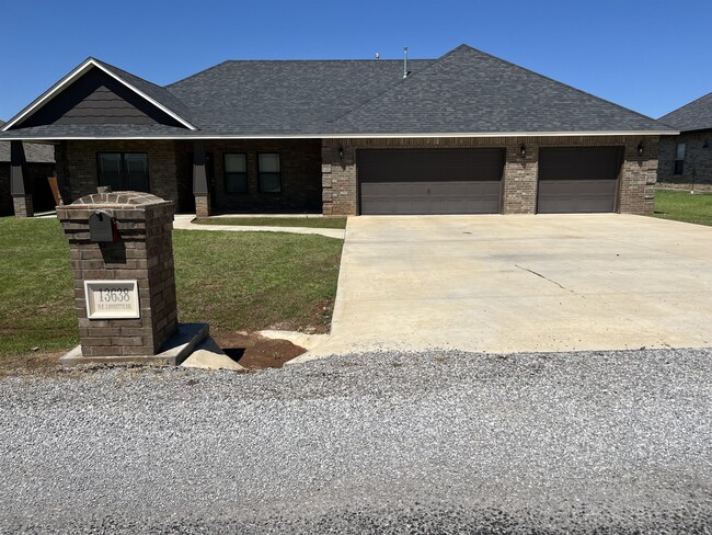 Photo - 13638 Northeast Lafayette Drive