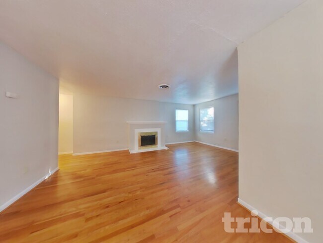 Photo - 342 Camellia Way