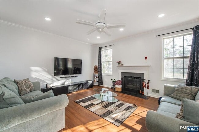 Photo - 28 George Russell Way Unit 14