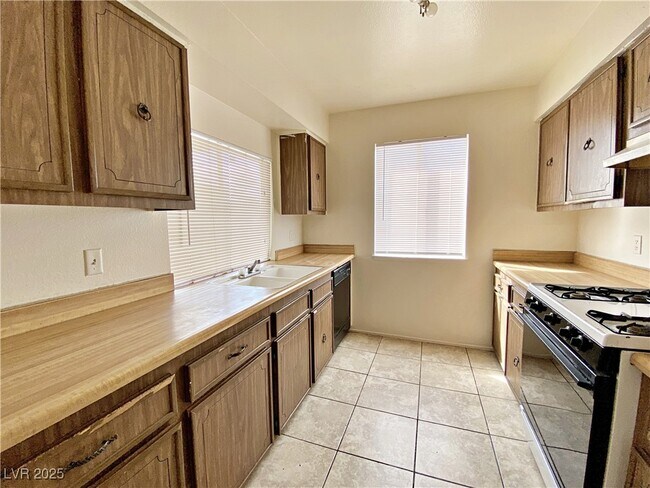 Photo - 5340 Retablo Ave Unit D
