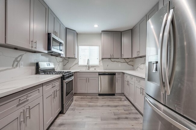 Photo - 343 Warren Ln (B)