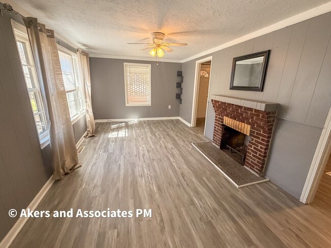 Photo - 104 Jackson Rd