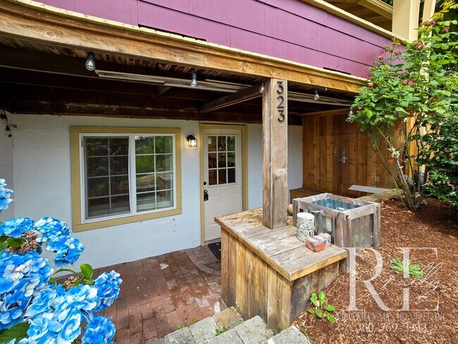 Photo - Cozy 1-Bed Duplex with Open Concept Living, Mini-Split Comfort & Apple Tree – Bremerton