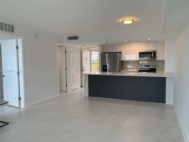 Photo - 2980 Point E Dr Unidad D508