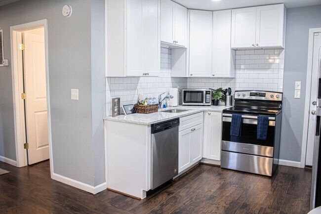 Photo - 444 Sunset Ave NW