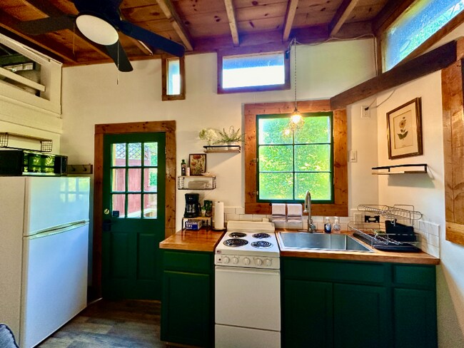 Photo - 224 E Deep Creek Rd