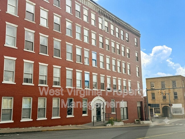 Building Photo - 104 N 8th St Unit Apt 206