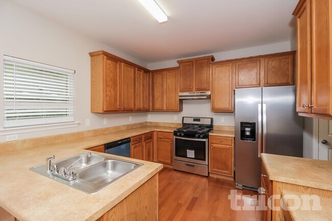 Photo - 46 Crescent Woode Way